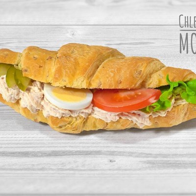 Croissant se šunkovou pěnou